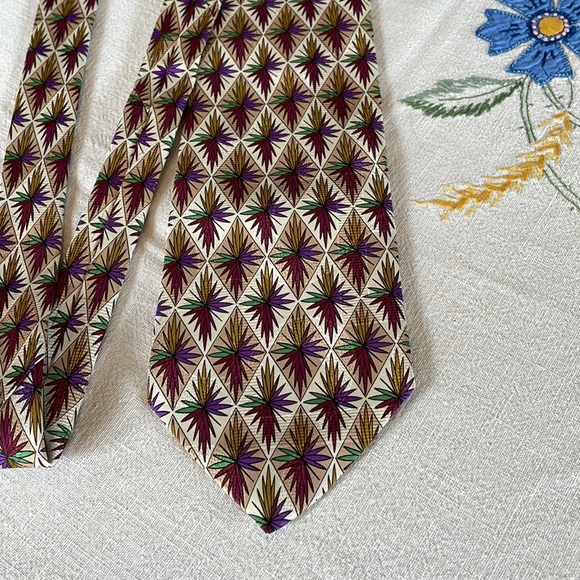 Scenario by Martin Wong, purple, gold, green geometric patterned silk tie - Picture 2 of 10